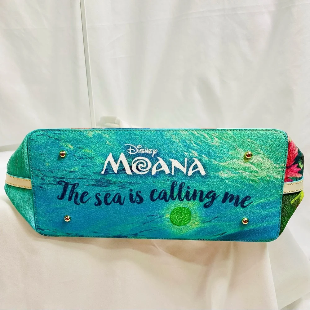 SOLD Dooney & Bourke x Disney Dream Big Princess Moana Large Tote Bag NWT - Picture 5 of 8